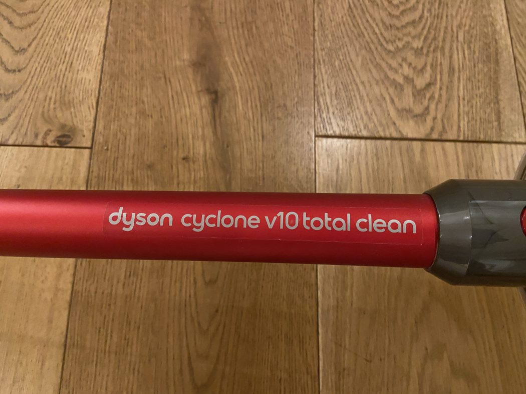 Filter Cleaning - Dyson Cyclone V10. 