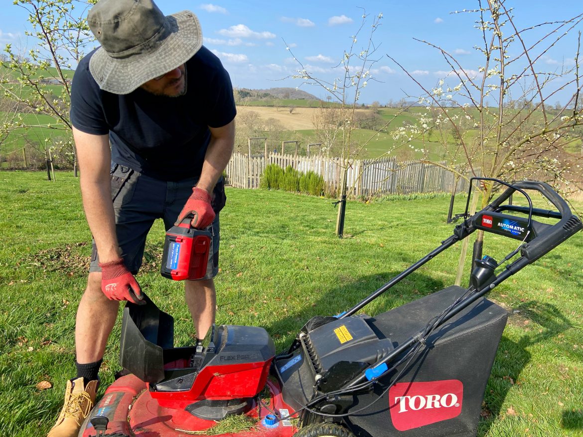 Toro battery